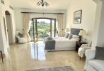 32 Upstairs guest room