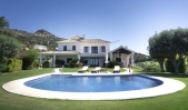 villa-marbella-club-piscina