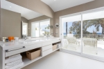 Guest bathroom  (2)