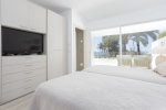 Guest bedroom  (7)