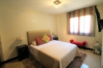 Guest bedroom with en-suite (2)
