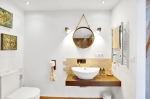 Bathroom 4.