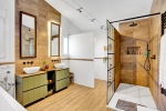 Master bathroom 1