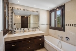 Elegant Villa Gated Community Benahavis (21)
