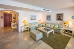 Frontline Beach Apartment Puerto Banus (32)