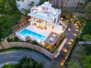 Stunning Modern Villa in Benahavis Spain (21)