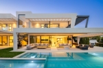 Contemporary Villa Nueva Andalucia Spain (23)