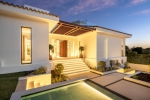 Frontline Golf Luxury Villa in Marbella Spain (3)