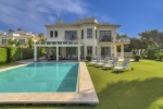 Beachfront Villa Marbella East Spain (39)