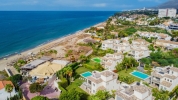 Beachfront Villa Marbella East Spain (11)