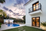 Frontline Golf Villa Benahavis Spain (21)