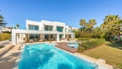 Modern Beachfront Villa Marbella Golden Mile (34)