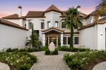 Luxury Frontline Golf Villa Benahavis (39)