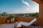 Luxury Renovated Apartment Nueva Andalucia Spain (24)