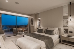 Luxury Renovated Apartment Nueva Andalucia Spain (35)