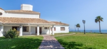 Beachfront villa for sale Fuengirola Spain (16)