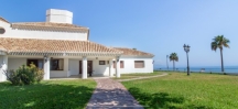 Beachfront villa for sale Fuengirola Spain (16)