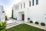 Contemporary Villa Nueva Andalucia (7)