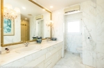 Main bathroom2