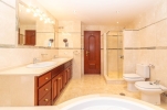 2nd bathtoom