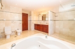 Main bathroom. (2)