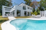 Villa + pool