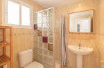25 2nd bathroom
