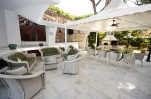Outdoor Bar &amp; Barbecue
