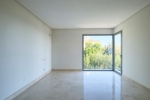ROOM (2)