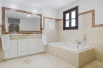 Main bathroom 2
