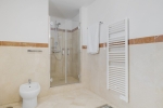 Main bathroom1