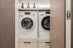 31 CAA7650_ Laundry