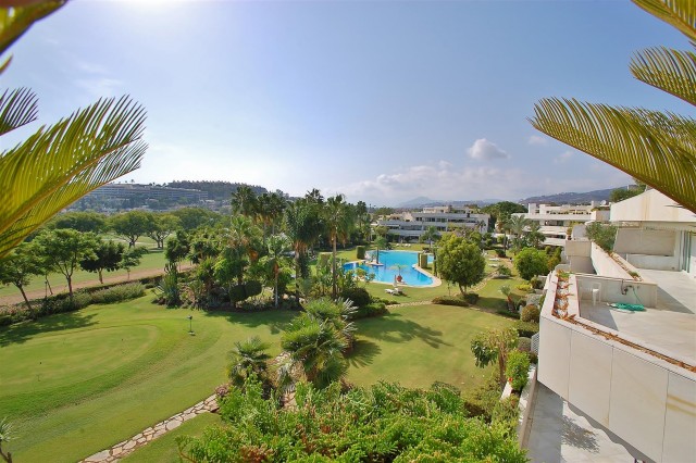 Frontline Golf Penthouse Nueva Andalucia Marbella (1) (Large)