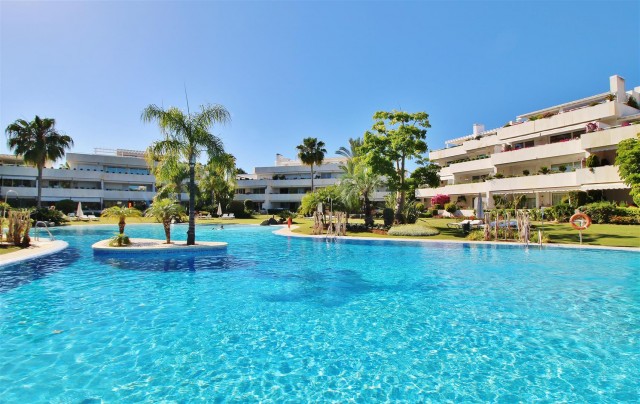 Frontline Golf Luxury Apartment for sale Nueva Andalucia Marbella Spain (1) (Large)