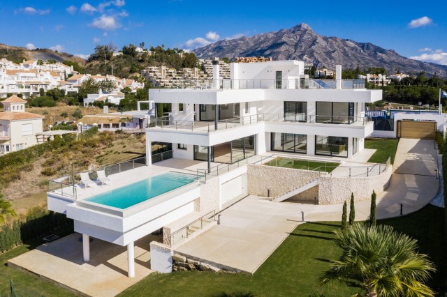 Contemporary Villa for sale Nueva Andalucia (1)