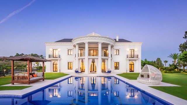 Luxury Palace for sale Marbella East (29)