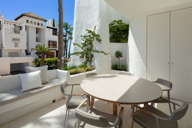 Beachside Luxury Apartment Marbella Golden Mile Spain (7)