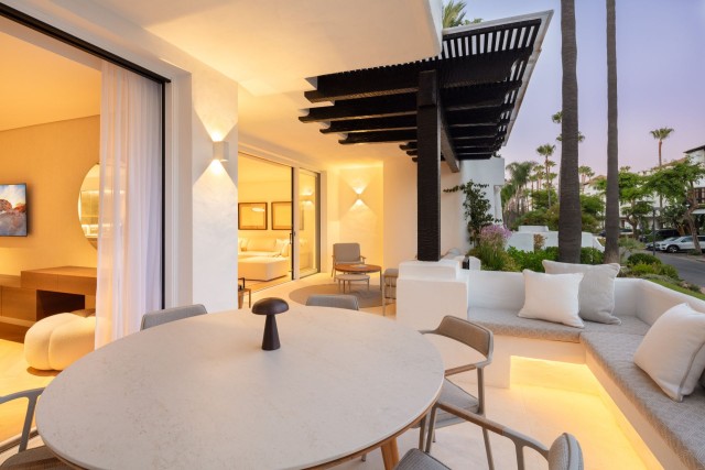 Beachside Luxury Apartment Marbella Golden Mile Spain (16)