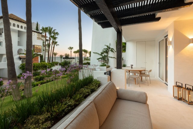 Beachside Luxury Apartment Marbella Golden Mile Spain (30)