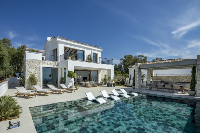 New Modern Villa with Spanish Feel Benahavis  (1)